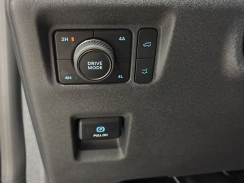 Used 2025 Ford Expedition Platinum AWD/4WD image 16