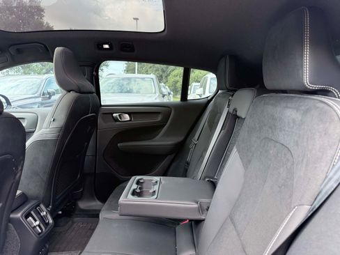 Certified 2023 Volvo C40 P8 Recharge Ultimate AWD/4WD image 13
