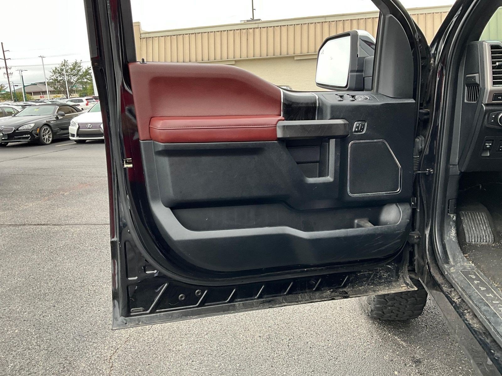 Used 2019 Ford F150 Platinum w/ Equipment Group 701A Luxury AWD/4WD image 18