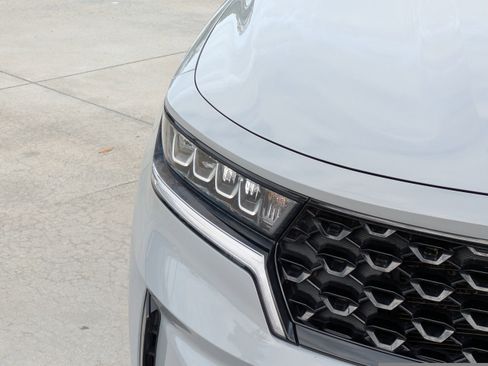 Used 2023 Kia Sorento EX w/ Panoramic Sunroof Package image 7