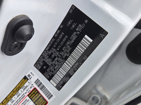 Certified 2022 Toyota Highlander XLE image 30