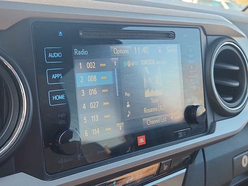 Used 2018 Toyota Tacoma Limited image 19