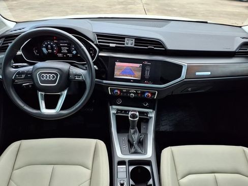 Used 2022 Audi Q3 2.0T Premium w/ Convenience Package AWD/4WD image 6