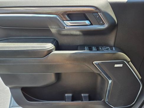 Used 2024 Chevrolet Silverado 1500 LT Trail Boss w/ LT Trail Boss Premium Package AWD/4WD image 37