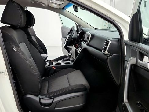 Used 2020 Kia Sportage LX AWD/4WD image 17