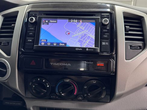 Used 2015 Toyota Tacoma 4x4 Access Cab V6 w/ SR5 Package image 10