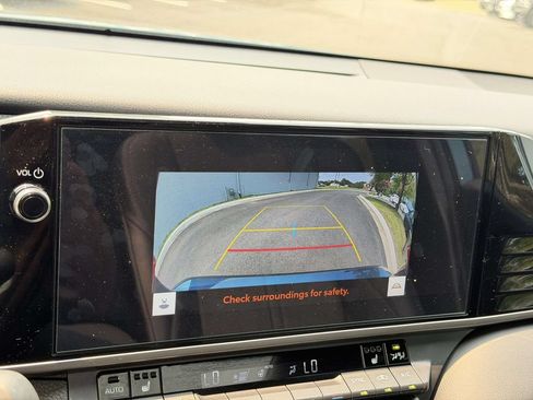 Used 2025 Toyota Camry XSE FWD image 4