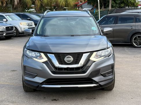 Used 2018 Nissan Rogue SV AWD/4WD image 2