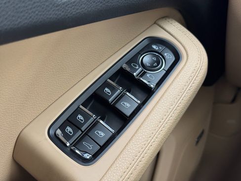 Used 2021 Porsche Macan image 18