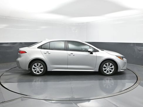 Used 2024 Toyota Corolla LE FWD image 11