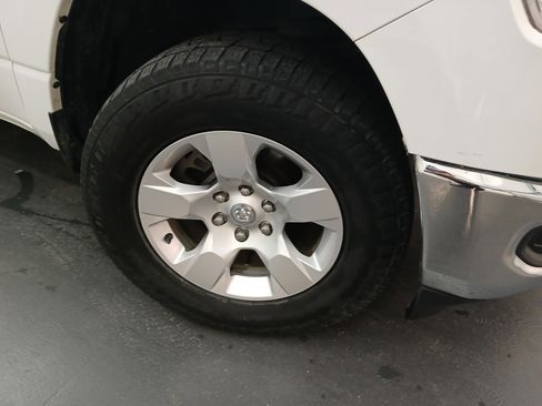 Used 2019 RAM 1500 Big Horn AWD/4WD image 30