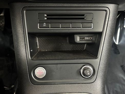 Used 2017 Volkswagen Tiguan S image 22