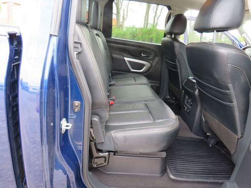 Used 2019 Nissan Titan SL w/ Texas Titan Edition image 19