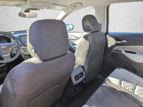 Used 2018 Chevrolet Equinox LS image 17