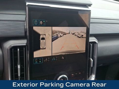 Used 2025 GMC Acadia AT4 AWD/4WD image 13