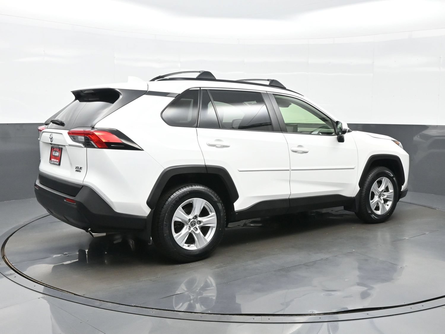 Used 2020 Toyota RAV4 XLE w/ XLE Grade Weather Package AWD/4WD image 6