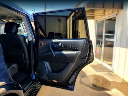 Used 2017 INFINITI QX80 4WD w/ Driver Assistance Package image 26