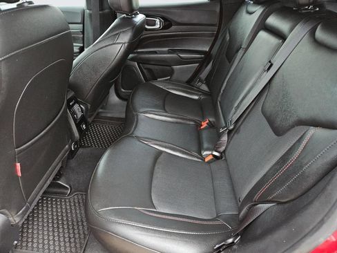 Used 2025 Jeep Compass Trailhawk AWD/4WD image 35