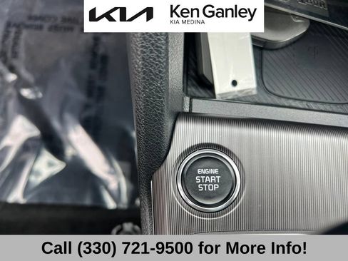 Certified 2026 Kia Sportage EX w/ EX Panorama Roof Package FWD image 35