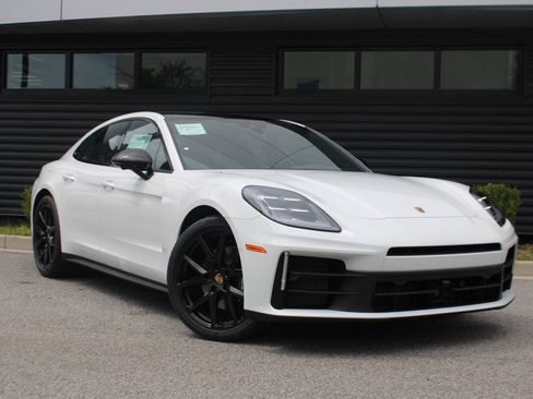 Certified 2025 Porsche Panamera 4 AWD/4WD image 9