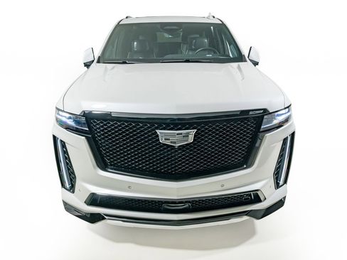 Used 2024 Cadillac Escalade ESV V w/ LPO, ONYX Package AWD/4WD image 5