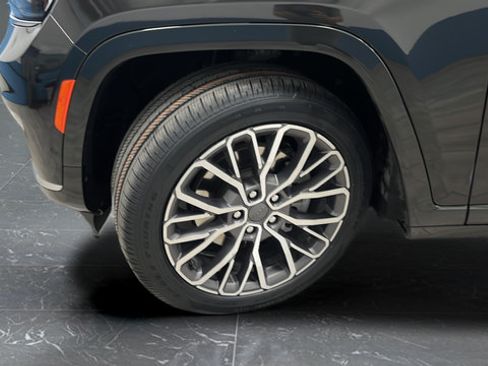 Certified 2024 Jeep Grand Cherokee L Summit AWD/4WD image 41