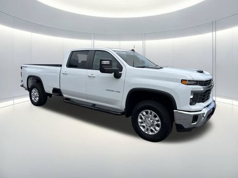 Used 2025 Chevrolet Silverado 3500 LT w/ Safety Package AWD/4WD image 6