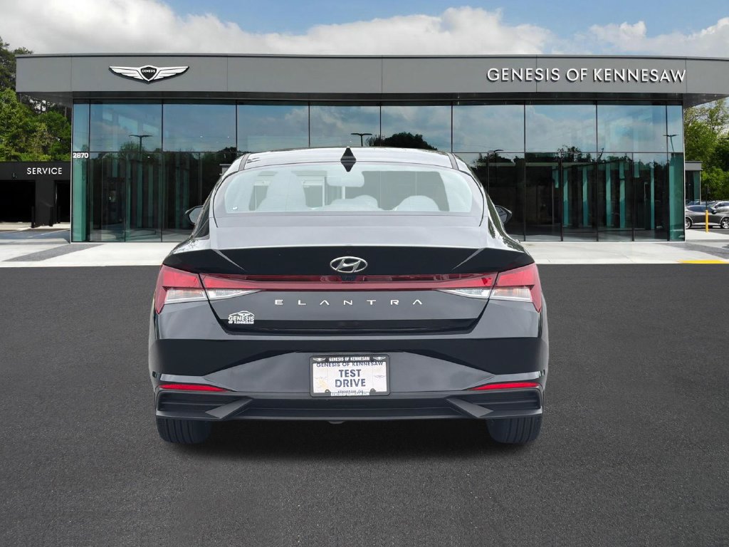 Used 2023 Hyundai Elantra SEL w/ Convenience Package FWD image 7