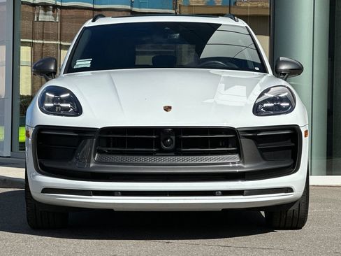 Used 2025 Porsche Macan Turbo image 11