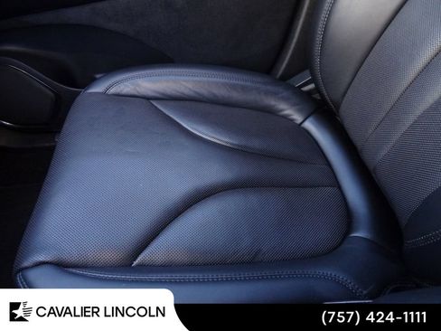 Used 2020 Lincoln Nautilus Reserve AWD/4WD image 13