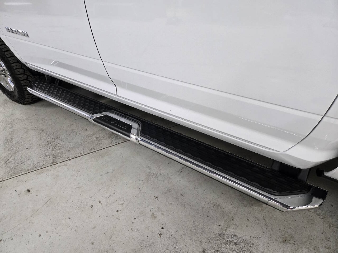 Used 2023 RAM 2500 Laramie AWD/4WD image 10