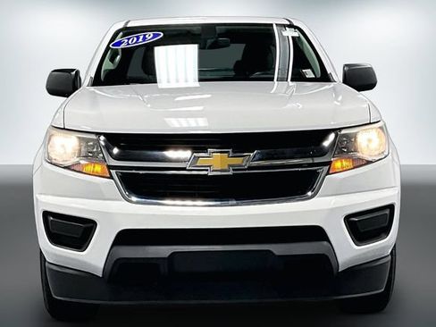 Used 2019 Chevrolet Colorado W/T w/ WT Convenience Package RWD image 2
