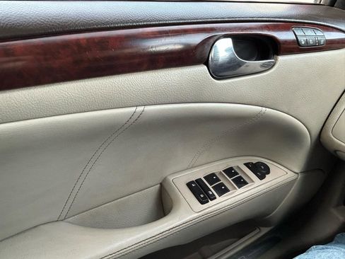 Used 2008 Buick Lucerne CXL w/ Ultra Confidence Package FWD image 25