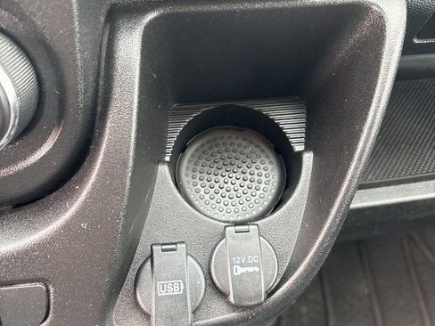 Used 2017 RAM ProMaster 3500 w/ Premium Appearance Group image 39