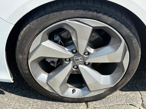 Used 2018 Honda Accord Touring image 13