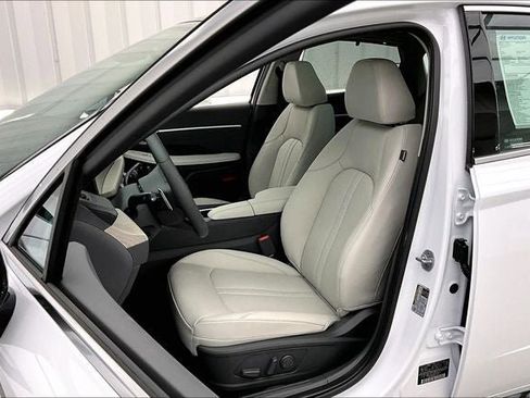 Used 2025 Hyundai Sonata Limited FWD image 11