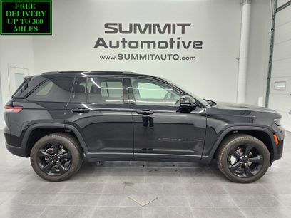 Used 2023 Jeep Grand Cherokee Limited w/ Black Appearance Package