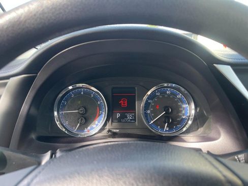 Used 2017 Toyota Corolla LE FWD image 19