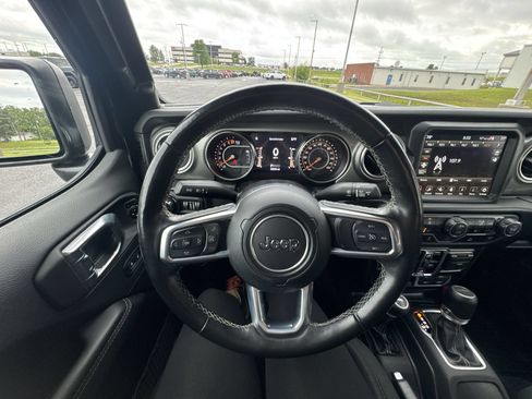 Used 2022 Jeep Gladiator Overland w/ Cold Weather Group AWD/4WD image 14