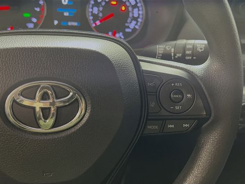 Used 2021 Toyota RAV4 XLE w/ Convenience Package image 20