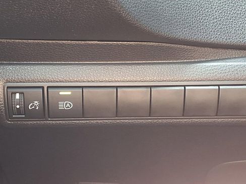 Used 2026 Toyota Corolla LE FWD image 22