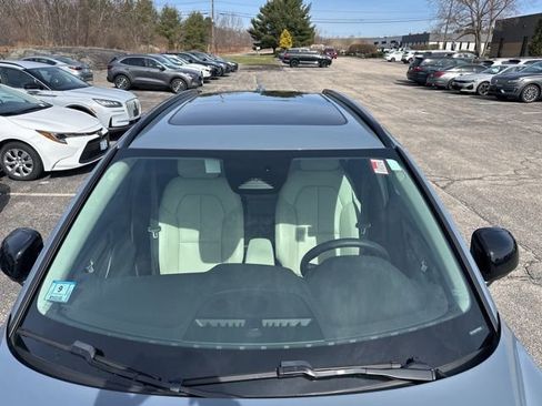 Used 2023 Volvo XC40 B5 Plus w/ Protection Package Premier image 8