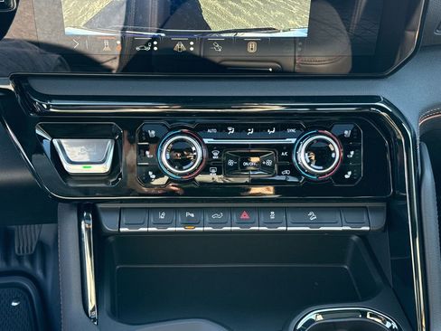 New 2026 GMC Sierra 2500 AT4 image 27