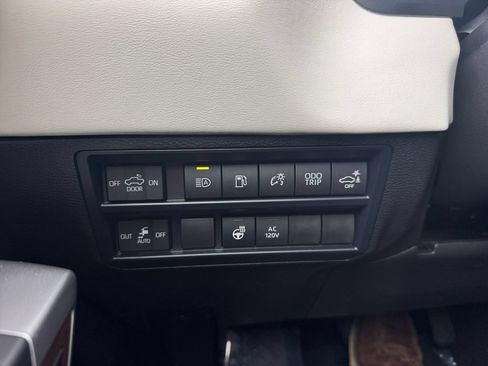 Used 2025 Toyota Tundra Capstone AWD/4WD image 28