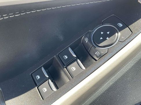 Used 2022 Ford Explorer XLT RWD image 24