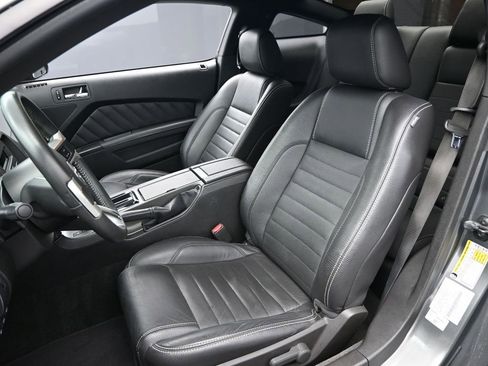 Used 2011 Ford Mustang Premium w/ 202A Rapid Spec Order Code image 22