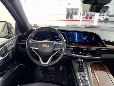 Used 2023 Cadillac Escalade Premium Luxury w/ Performance Package AWD/4WD image 16