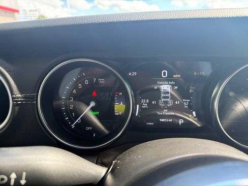 Used 2021 Jeep Wrangler Unlimited Sahara w/ Cold Weather Group AWD/4WD image 19
