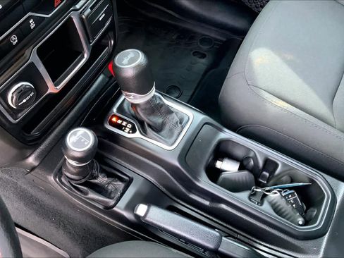 Used 2023 Jeep Wrangler Sport image 28