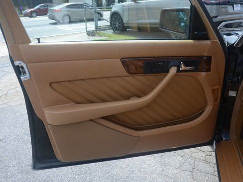Used 1991 Mercedes-Benz 560 SEL image 13